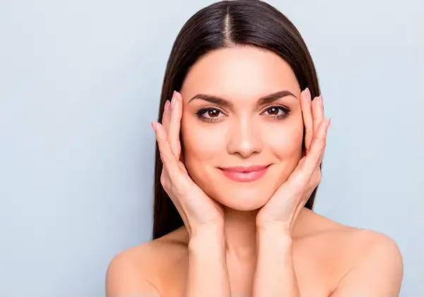 Innovación en el Cuidado de la Piel: Limpieza Facial Profunda y Dermaplaning en Málaga